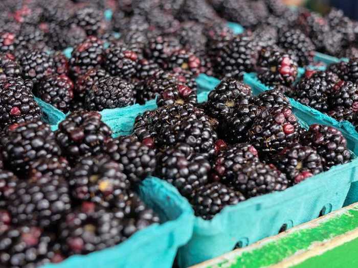 Farm stand blackberries